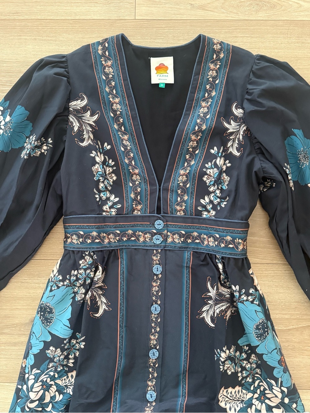 FARM RIO BLACK BLOSSOM TAPESTRY MIDI DRESS MEDIUM SIZE( new without tag ) - Picture 7 of 9